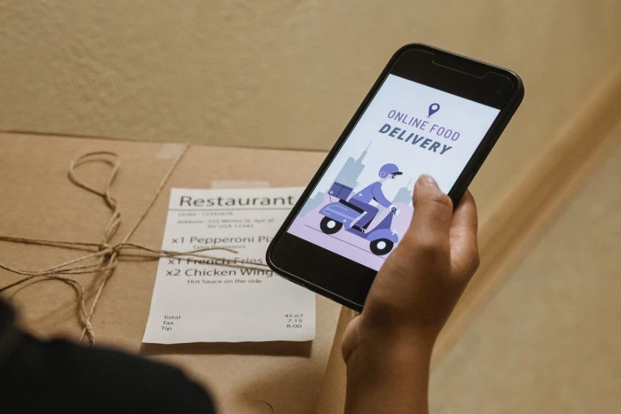 8 Considerations While Developing A Food Delivery App